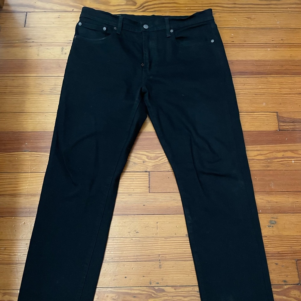 Levi’s 502 33x30 Premium Black Jeans.